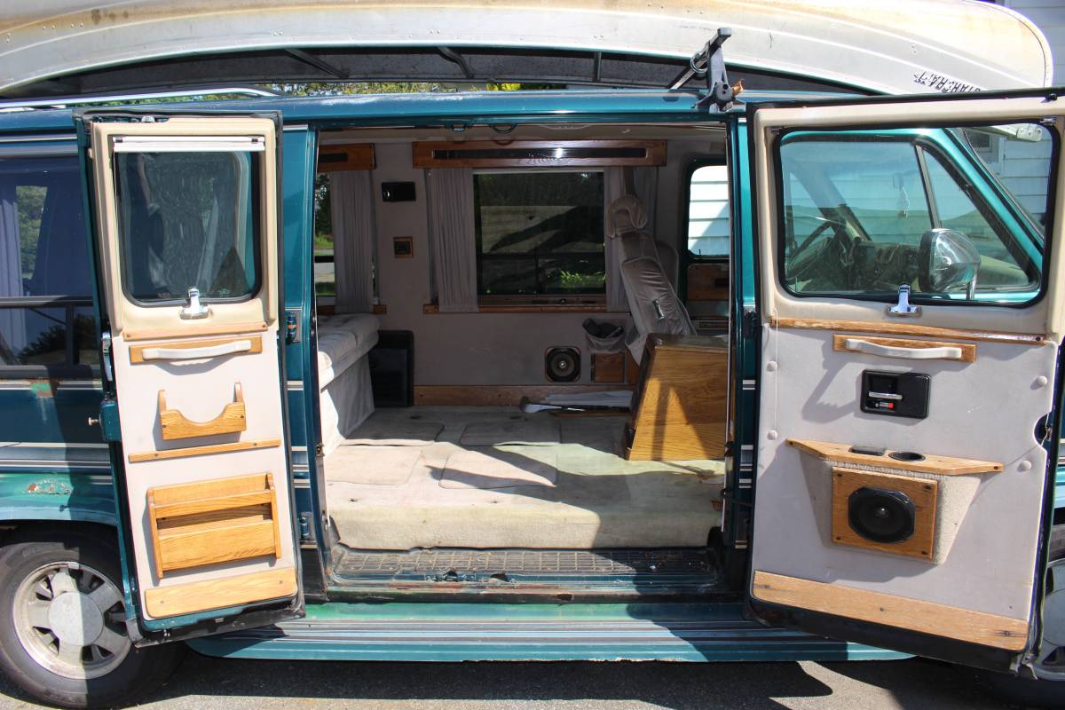 Chevy-g20-conversion-van-34ton-1995-green-7
