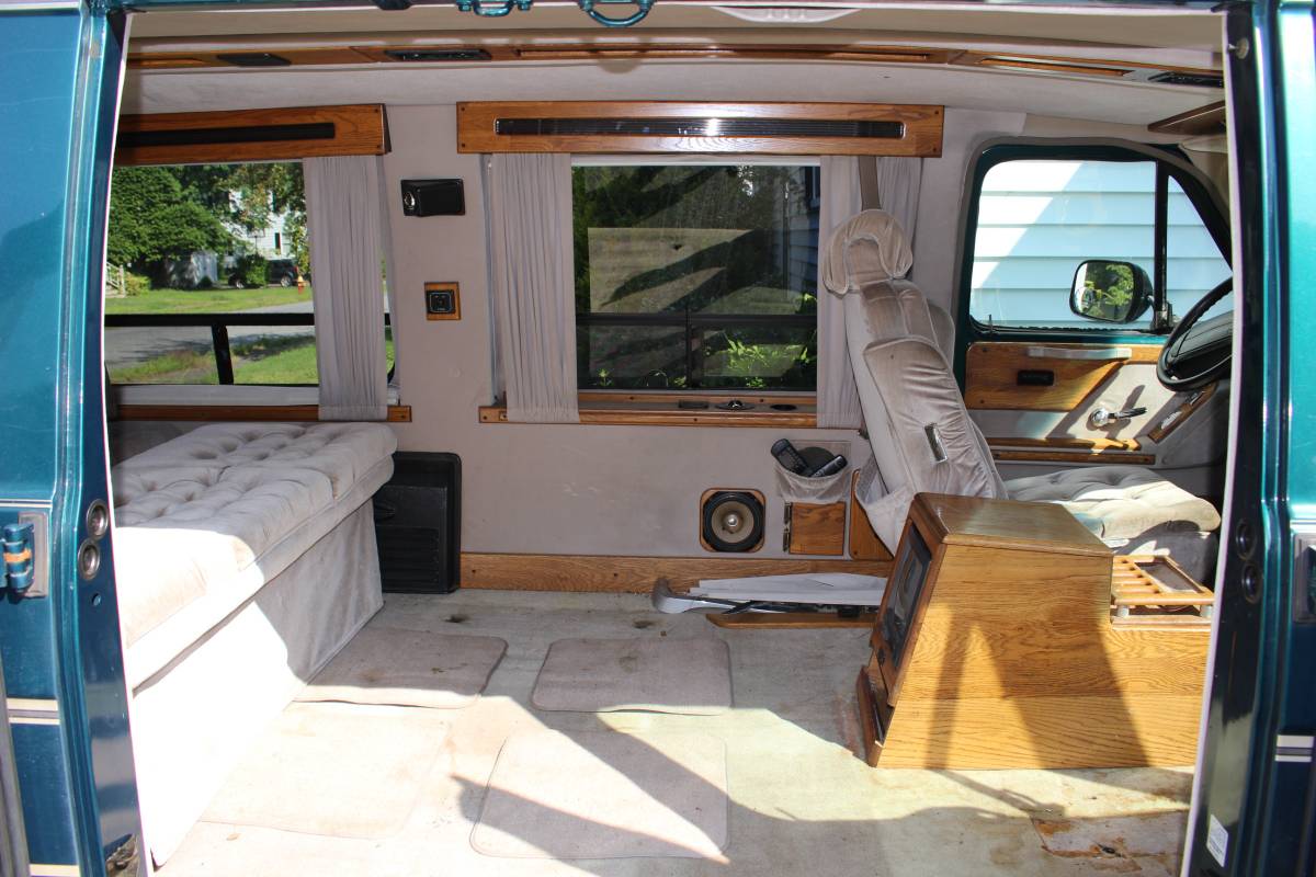 Chevy-g20-conversion-van-34ton-1995-green-8