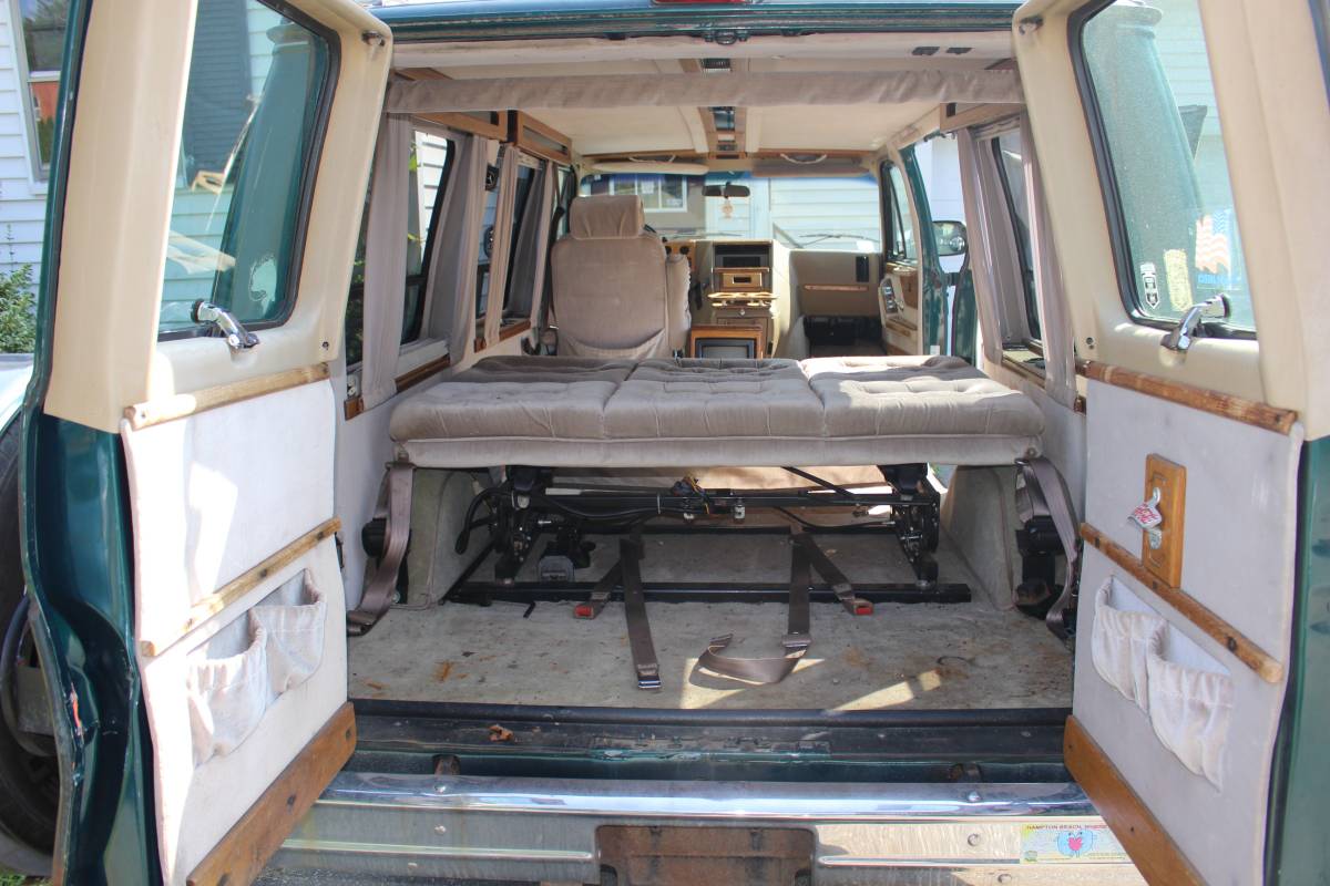 Chevy-g20-conversion-van-34ton-1995-green-9