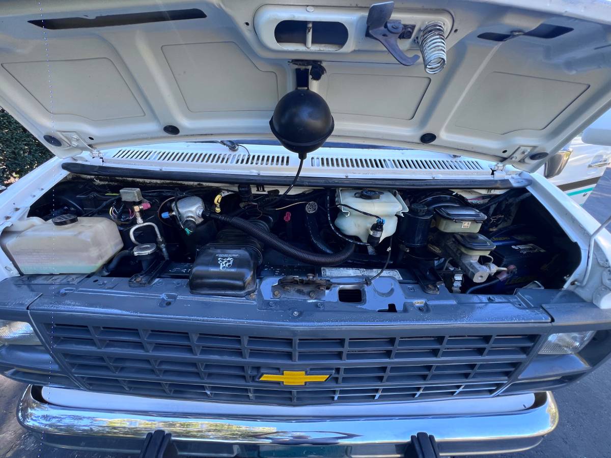 Chevy-g30-sports-van-1992-16