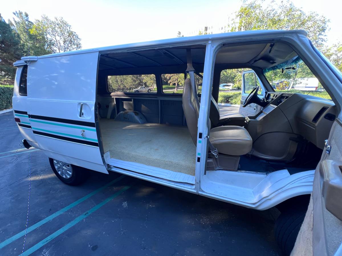 Chevy-g30-sports-van-1992-17