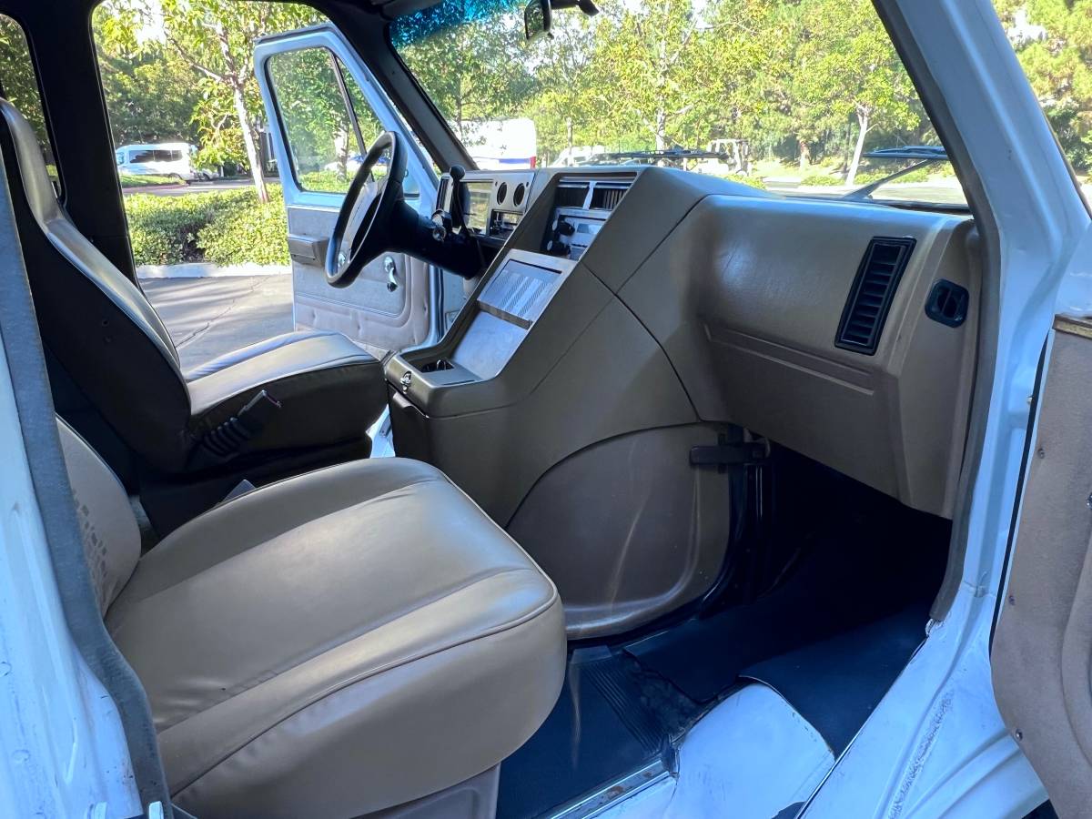 Chevy-g30-sports-van-1992-20