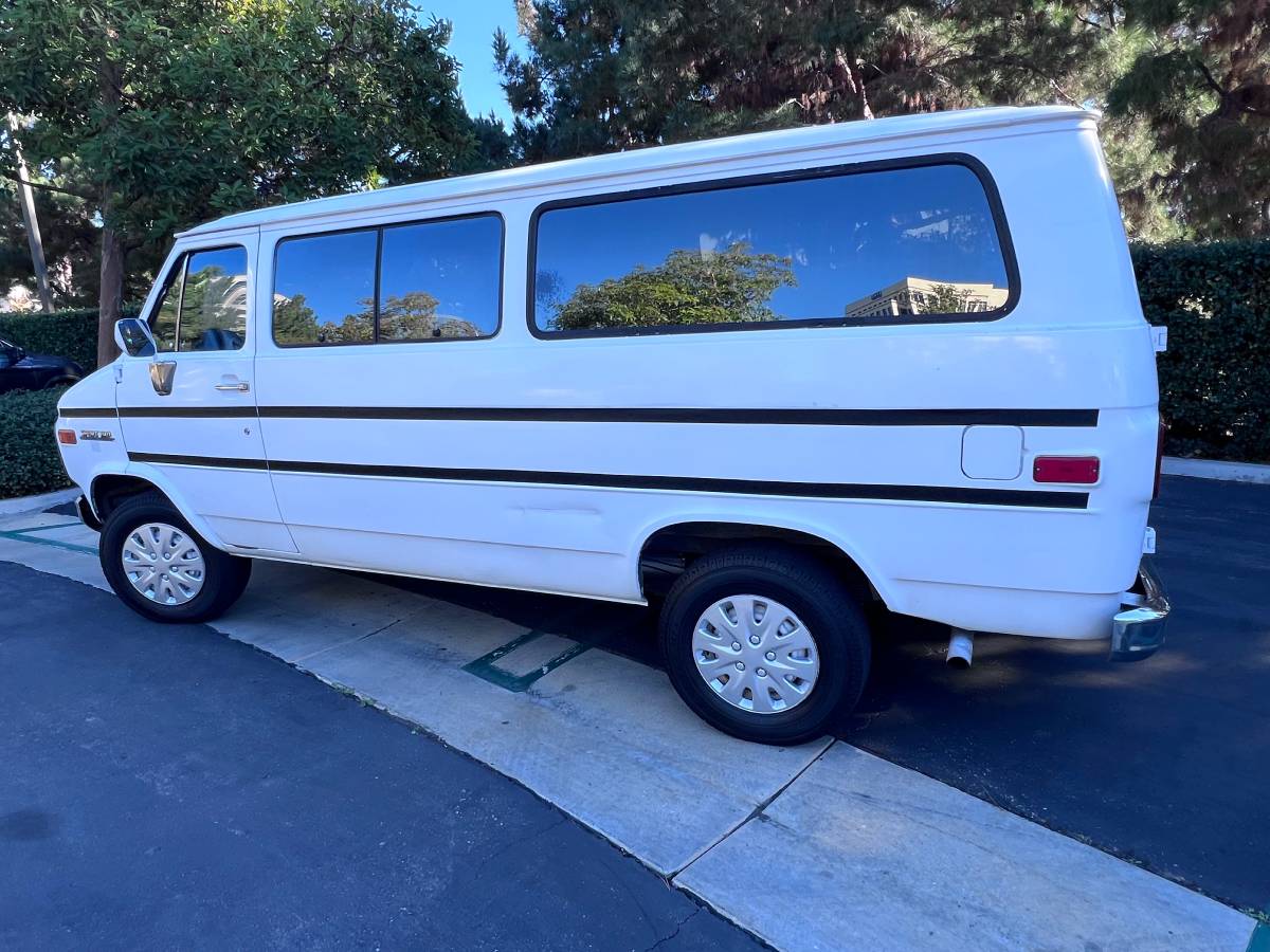 Chevy-g30-sports-van-1992-22
