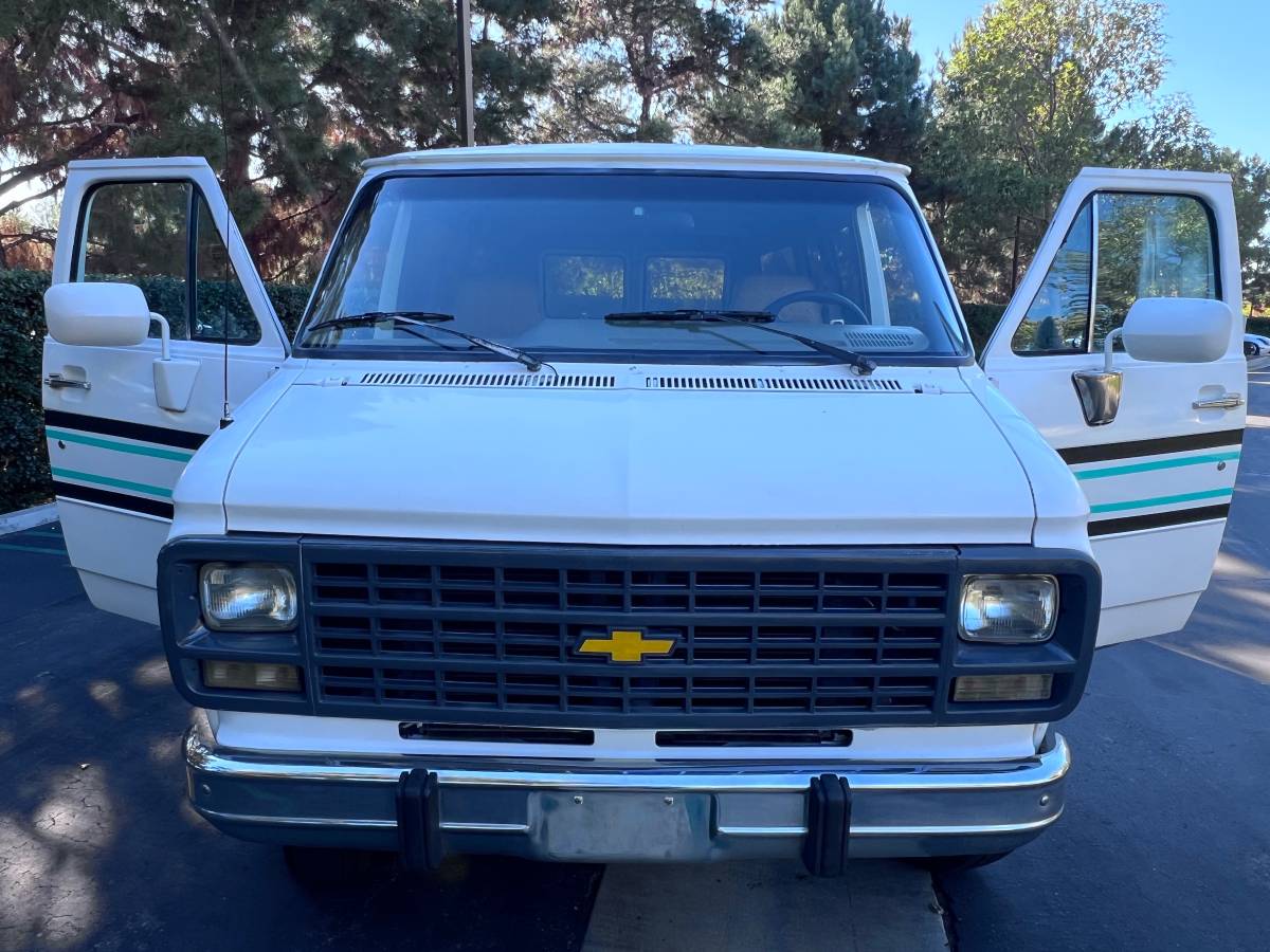 Chevy-g30-sports-van-1992-4