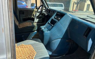Chevy-g30-van-1985-grey-1