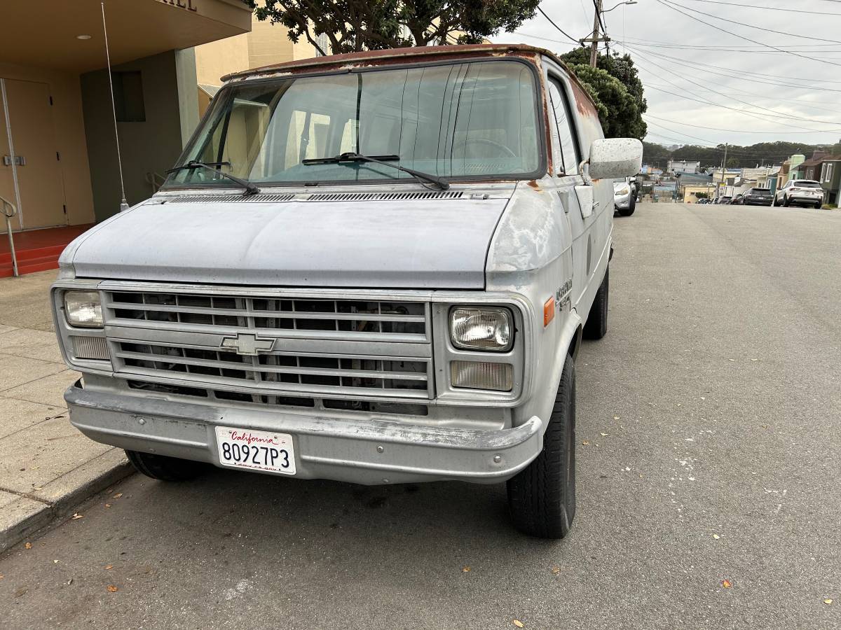 Chevy-g30-van-1985-grey-13