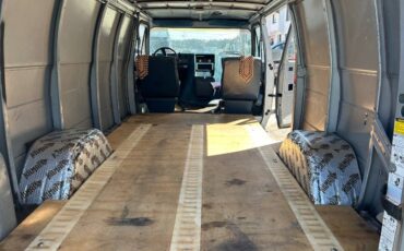 Chevy-g30-van-1985-grey-16