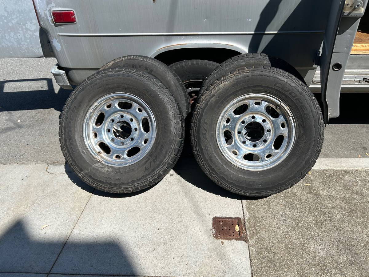 Chevy-g30-van-1985-grey-17