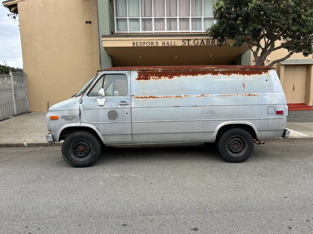 Chevy-g30-van-1985-grey-4