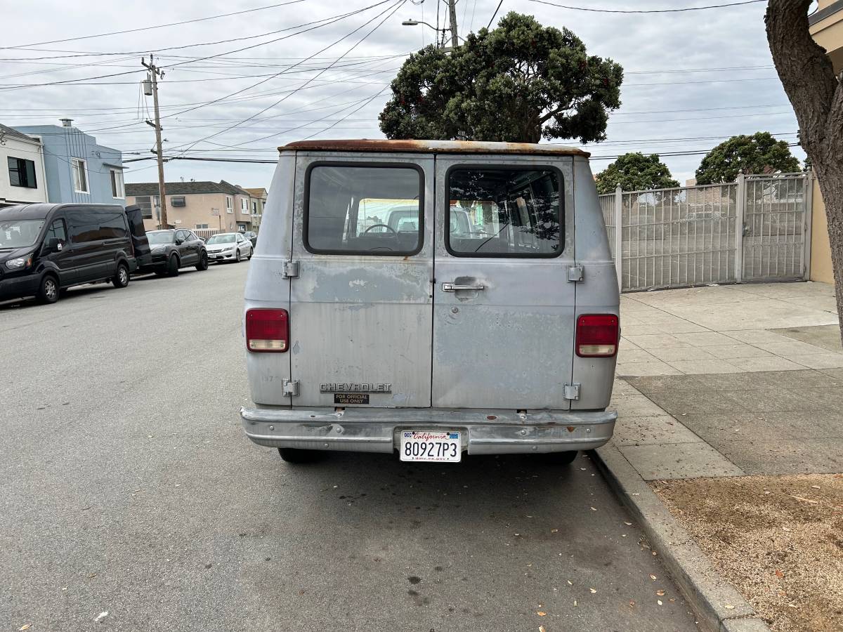Chevy-g30-van-1985-grey-5