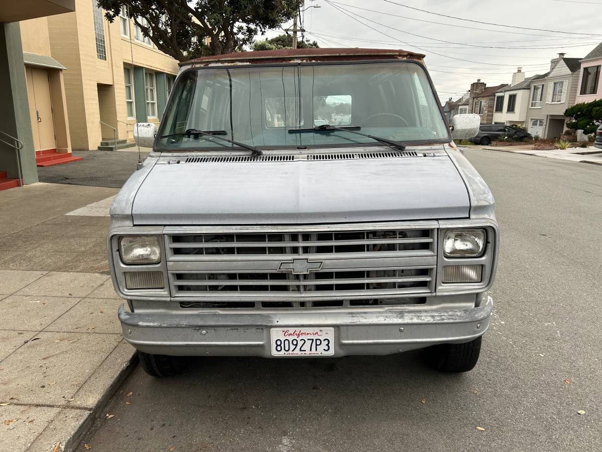 Chevy-g30-van-1985-grey-6