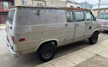 Chevy-g30-van-1985-grey-9