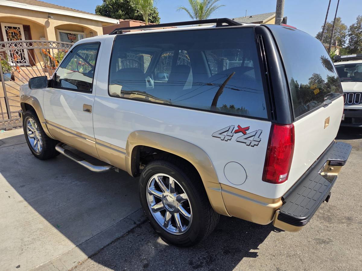 Chevy-gmc-1994-white-4