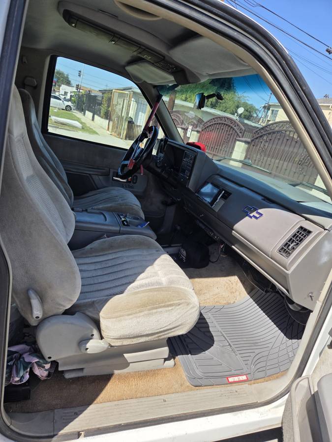 Chevy-gmc-1994-white-7