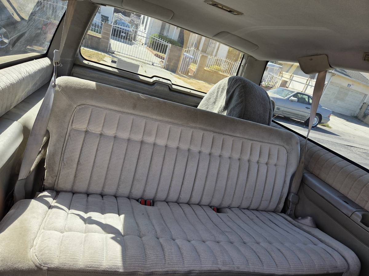 Chevy-gmc-1994-white-9