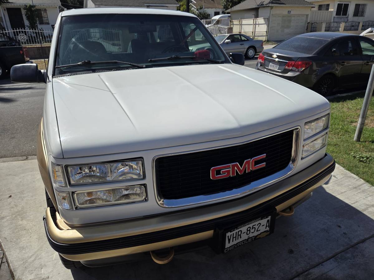 Chevy-gmc-1994-white