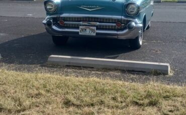 Chevy-hardtop-4dr-bel-air-1957-blue-1