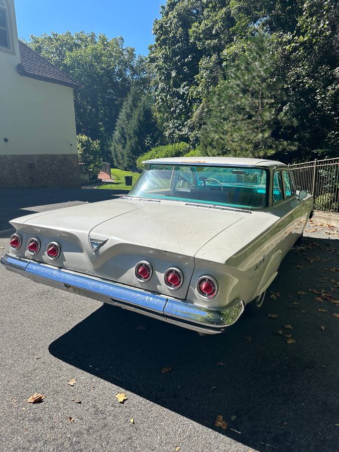 Chevy-impala-1961-white-2
