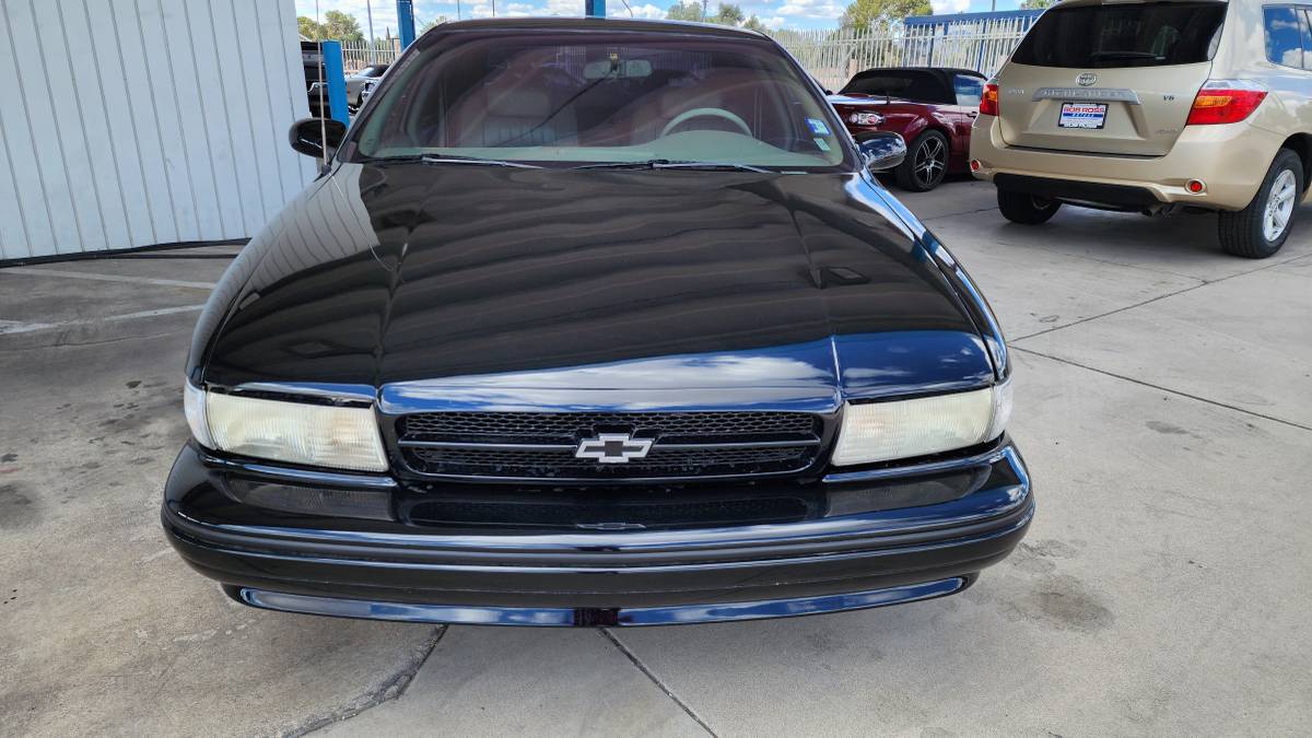 Chevy-impala-ss-1996-black-1