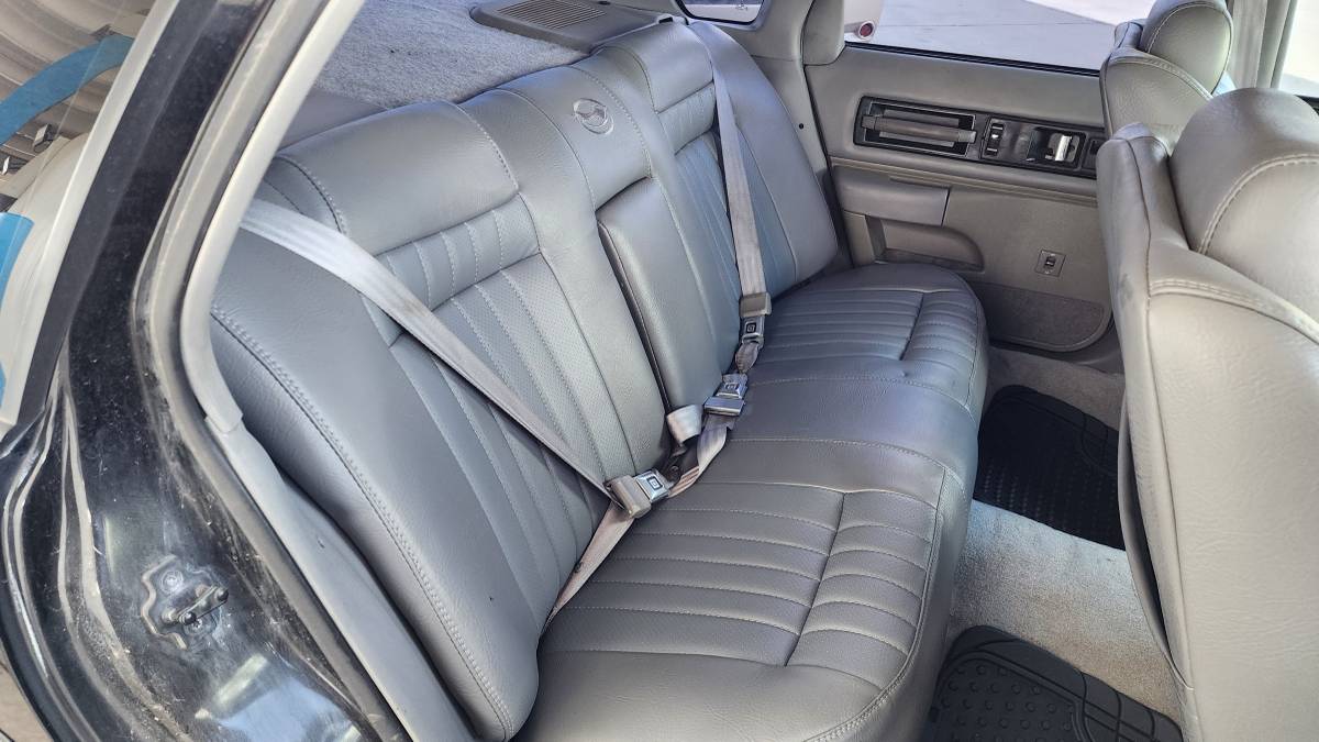 Chevy-impala-ss-1996-black-10