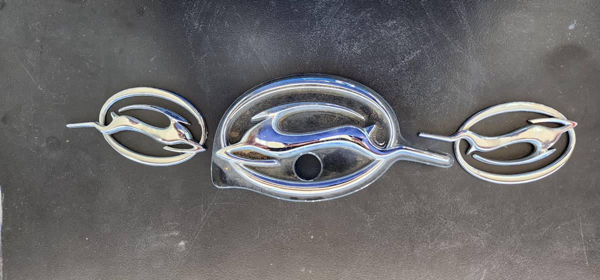 Chevy-impala-ss-1996-black-11