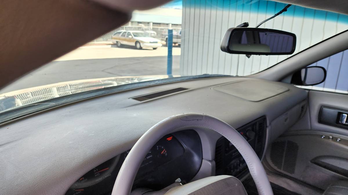 Chevy-impala-ss-1996-black-15