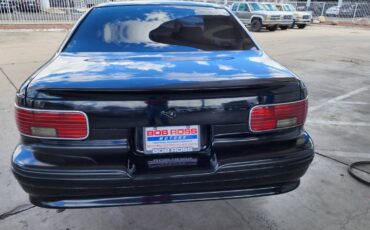 Chevy-impala-ss-1996-black-4