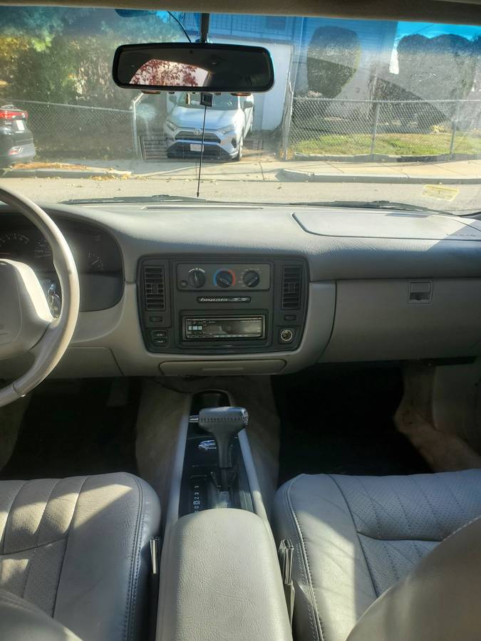 Chevy-impala-ss-1996-black-4