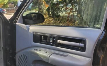 Chevy-impala-ss-1996-black-5