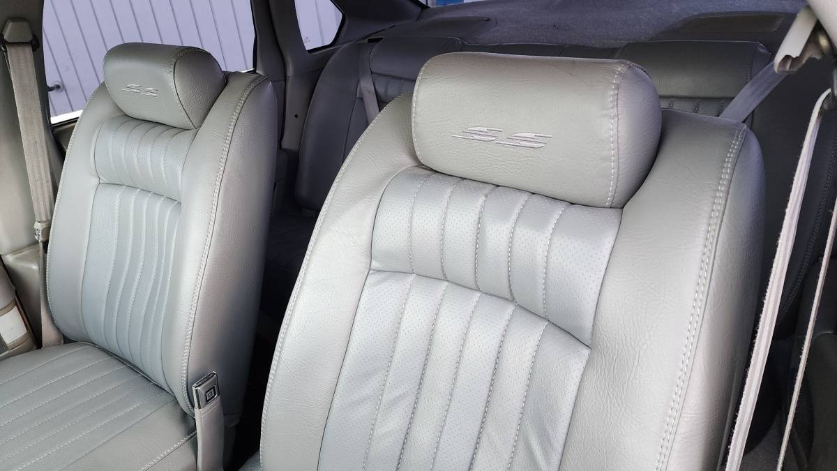 Chevy-impala-ss-1996-black-7