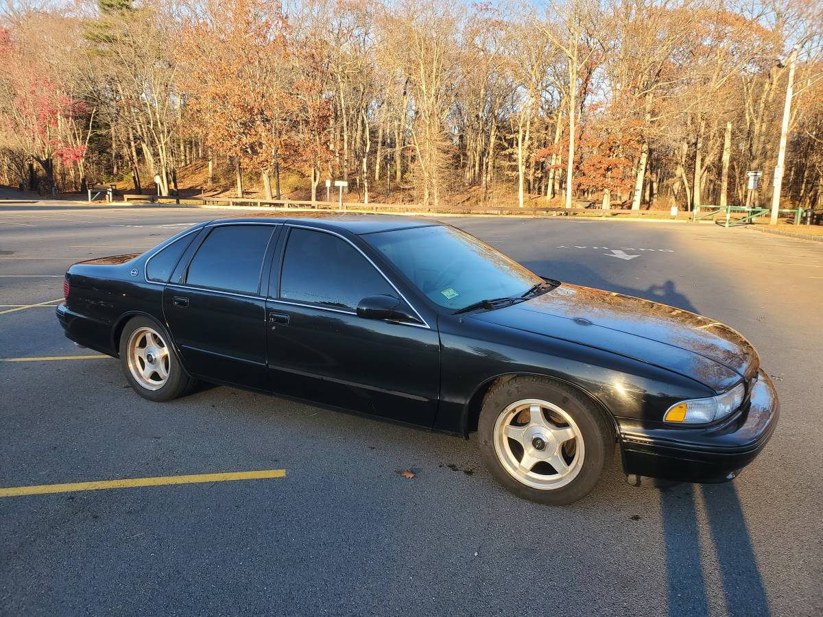 Chevy-impala-ss-1996-black