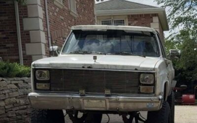 Chevy k 10 scottsdale 1982