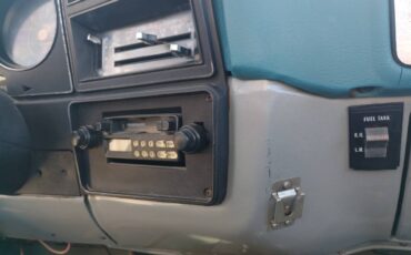 Chevy-k10-scottsdale-1979-grey-4