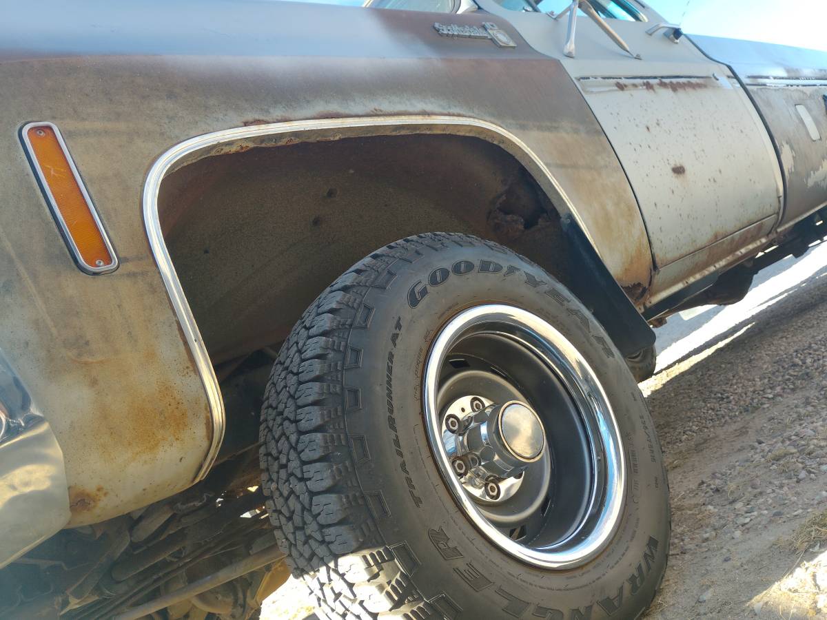 Chevy-k10-scottsdale-1979-grey-6