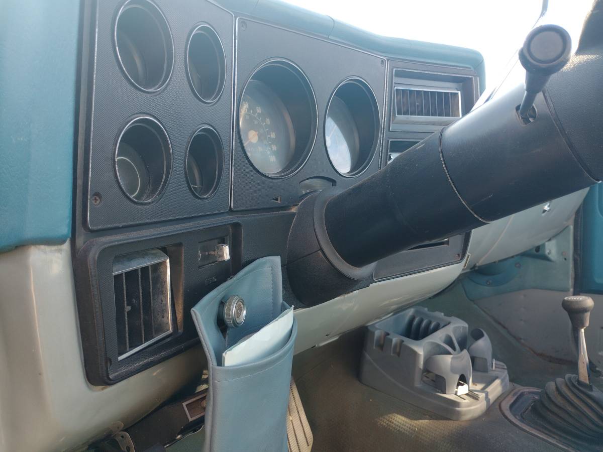 Chevy-k10-scottsdale-1979-grey-7