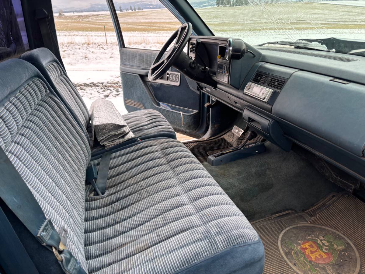 Chevy-k1500-1990-blue-4