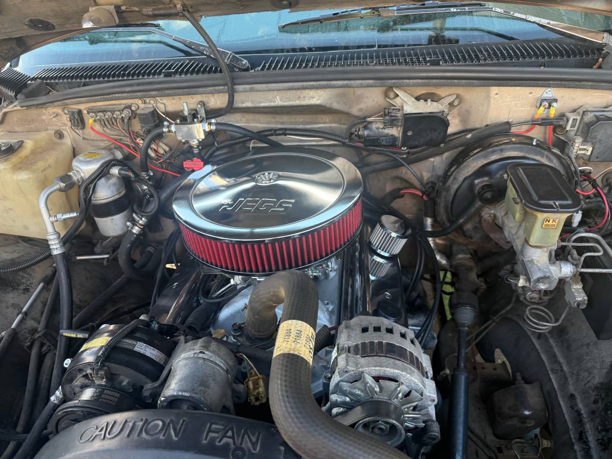 Chevy-k2500-1993-brown-1