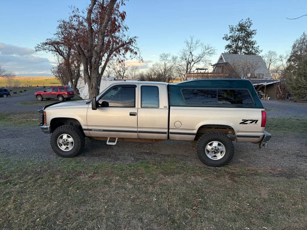Chevy-k2500-1993-brown-6