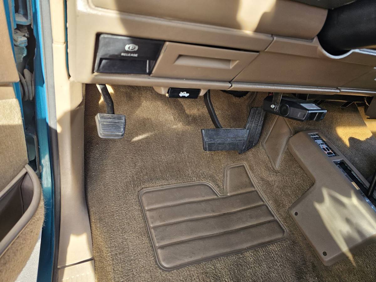 Chevy-k2500-1993-green-13