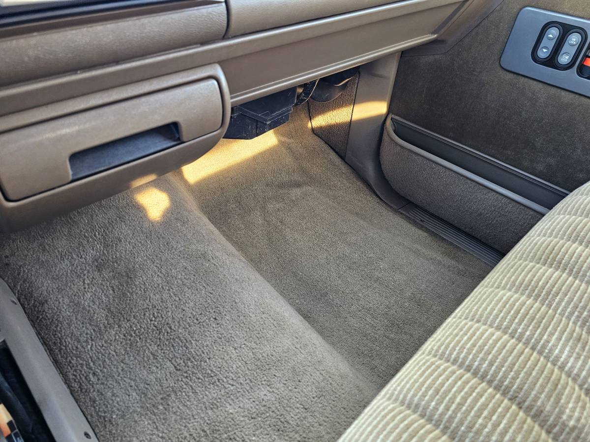 Chevy-k2500-1993-green-14