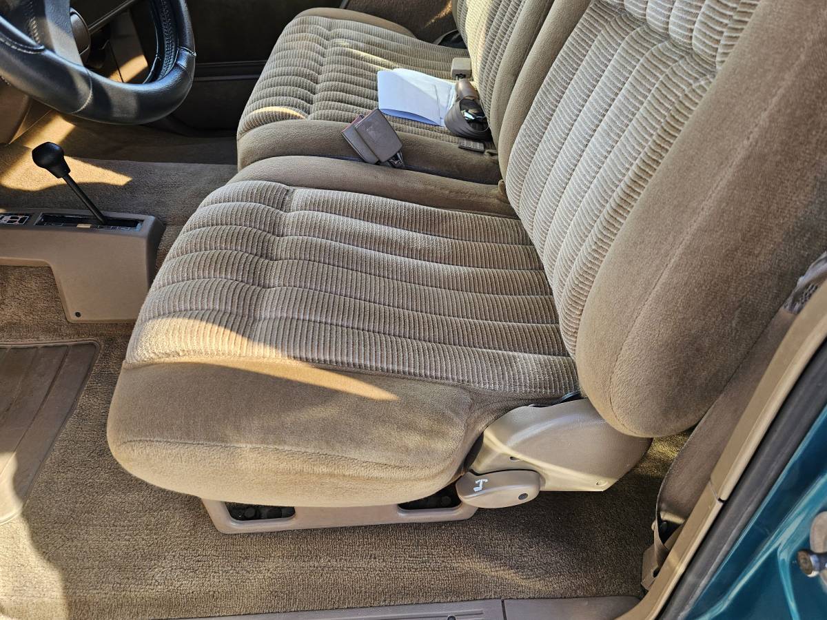 Chevy-k2500-1993-green-7