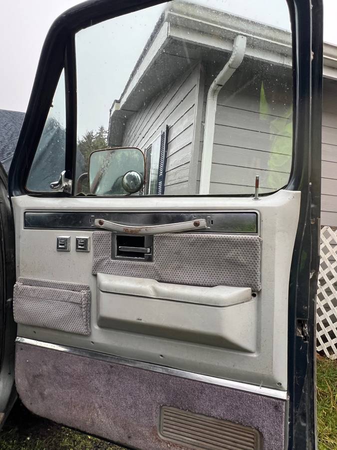 Chevy-k5-1981-grey-9