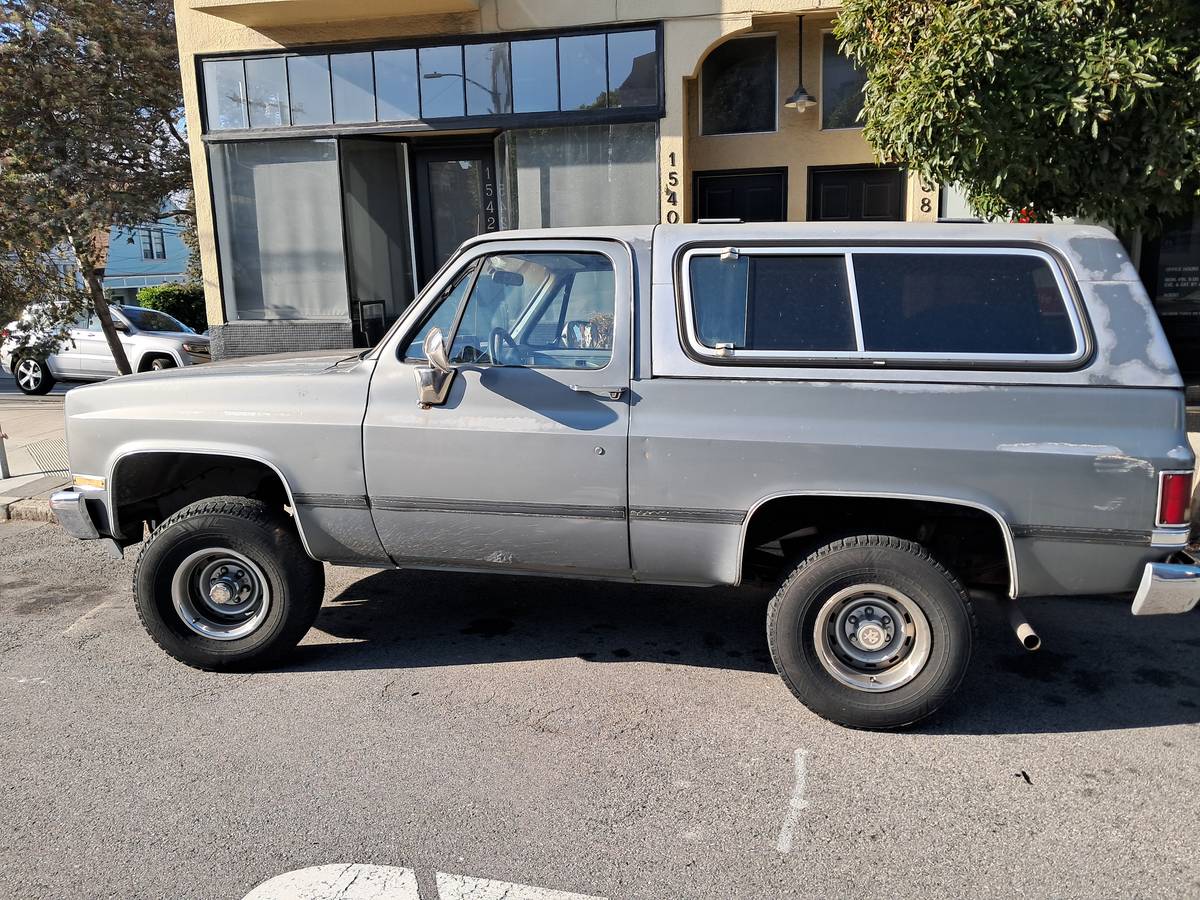 Chevy-k5-blazer-1988-grey-1