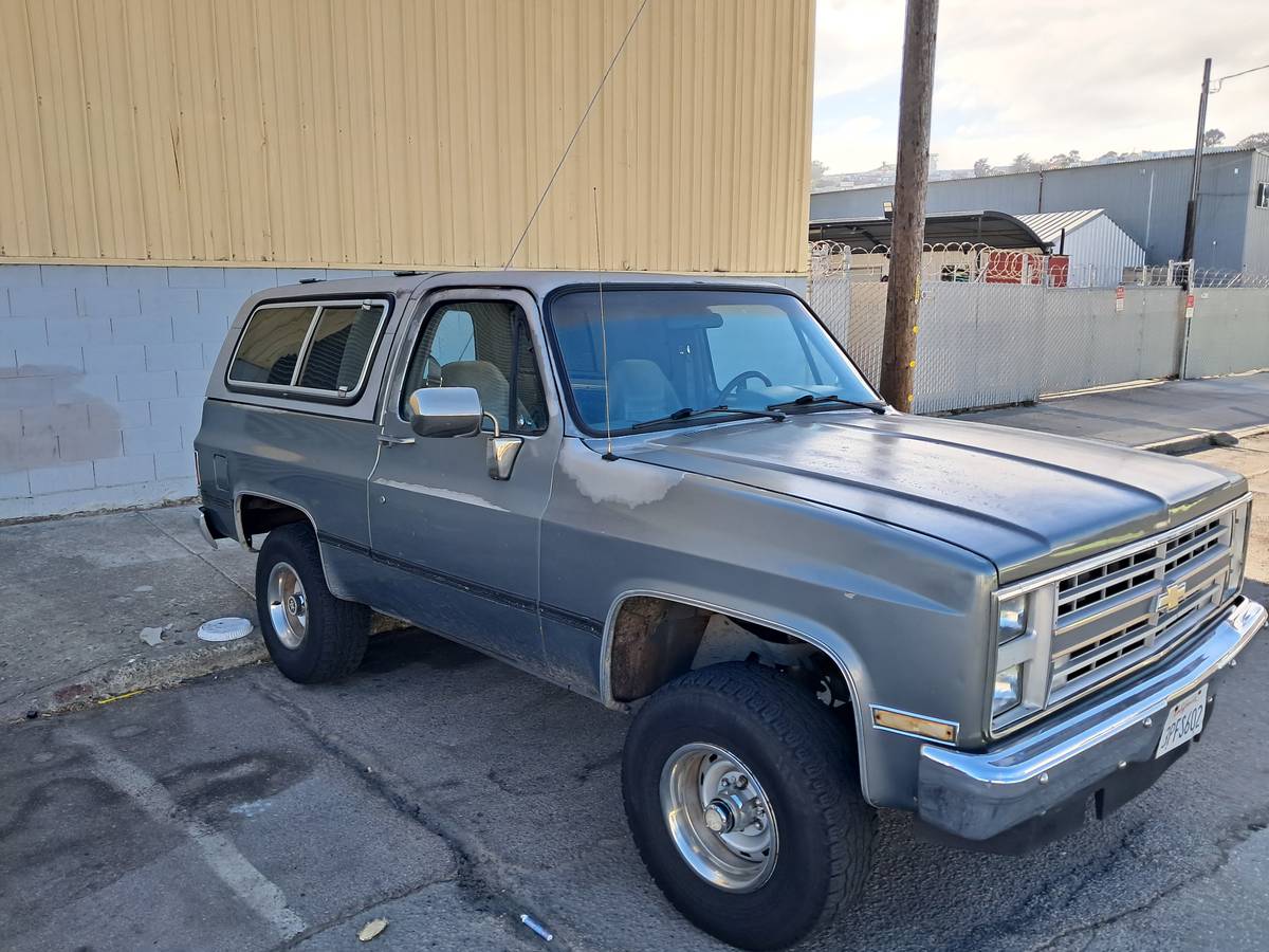 Chevy-k5-blazer-1988-grey-2