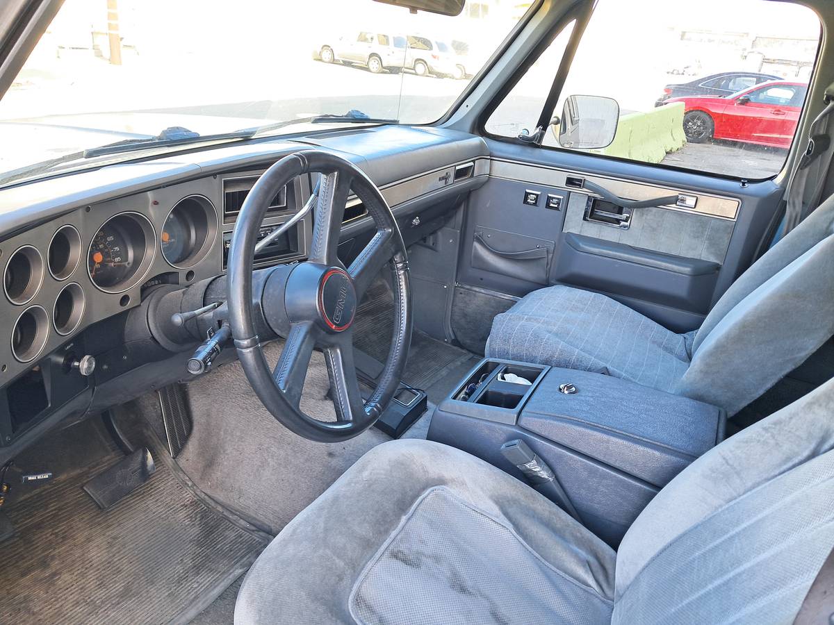 Chevy-k5-blazer-1988-grey-6