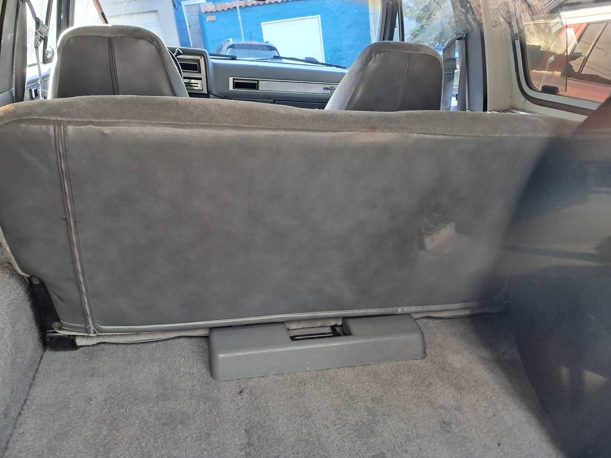 Chevy-k5-blazer-1988-grey-8