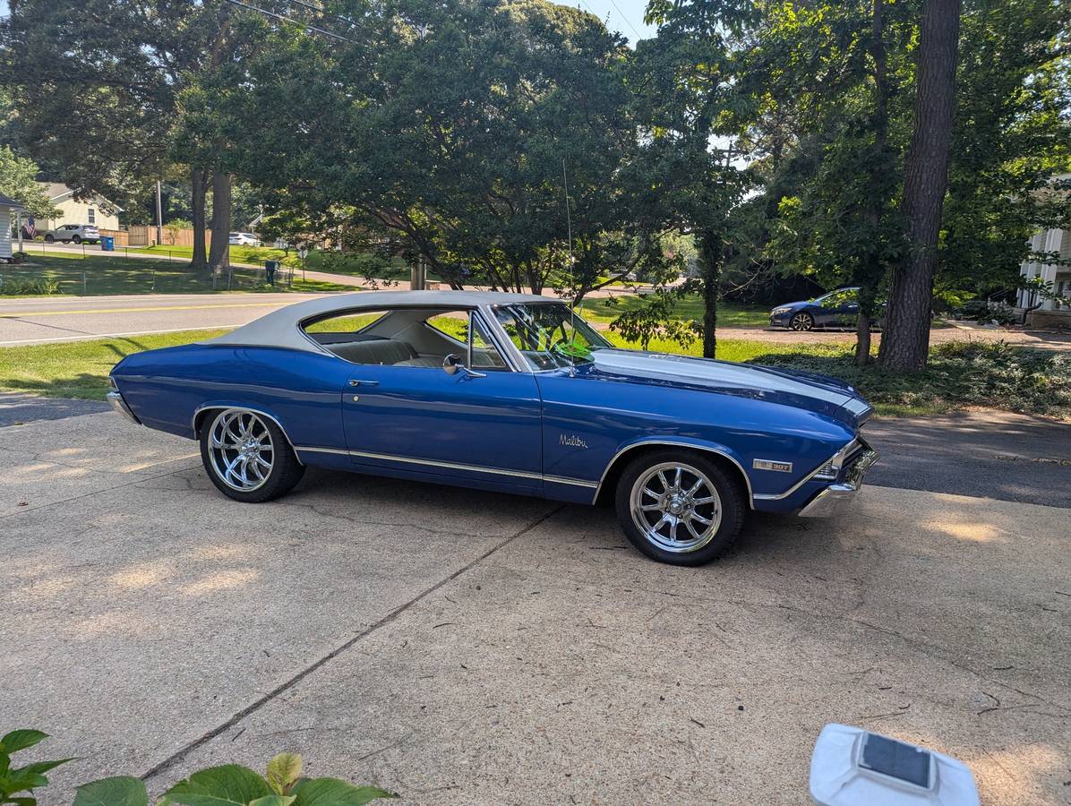 Chevy-malibu-1968-blue-10