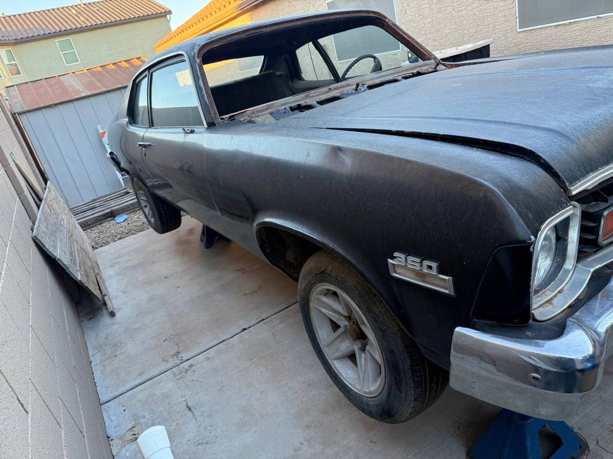 Chevy-nova-1973-black-10