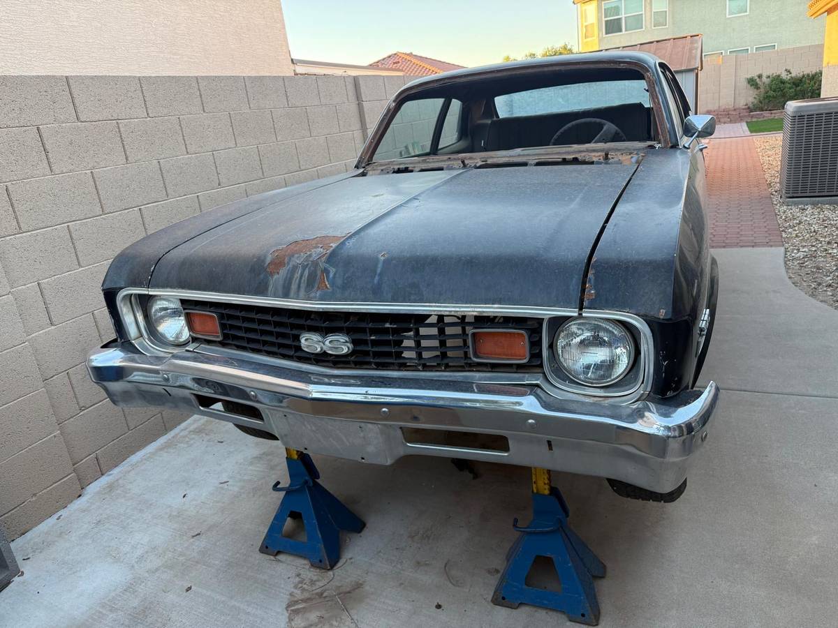 Chevy-nova-1973-black-2