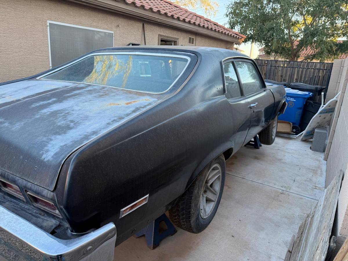 Chevy-nova-1973-black-3